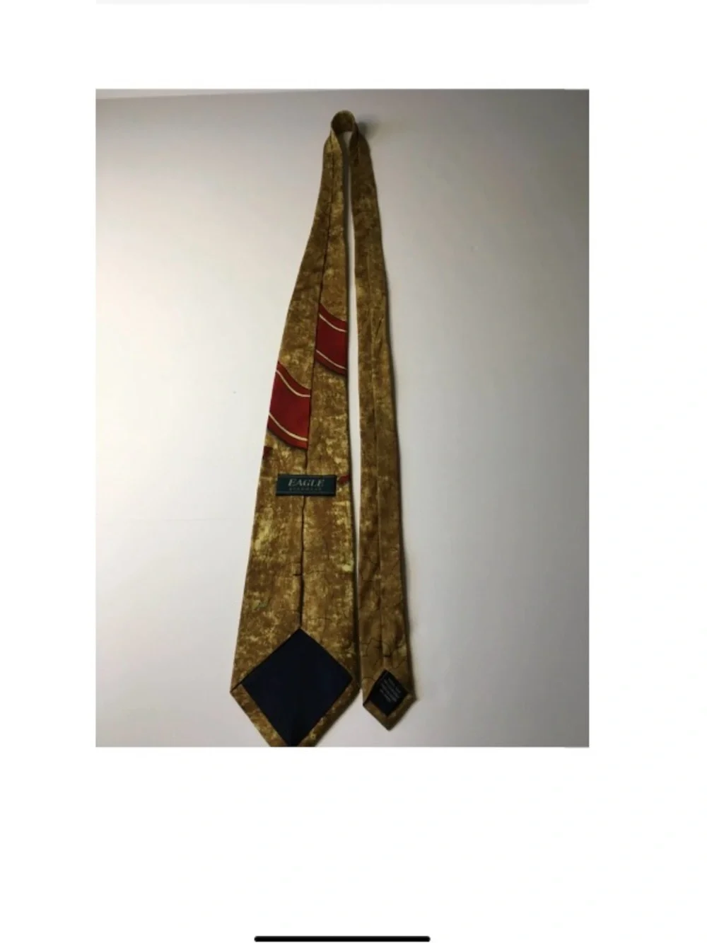 Gold Buckeyes-Themed Men's Tie with Collegiate Motifs
